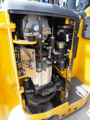 รถไฟฟ้ายืนขับ ขนาด 1-1.5ตัน สนใจติดต่อ083-062-0223 รถไฟฟ้ายืนขับ ขนาด 1-1.5ตัน สนใจติดต่อ083-062-0223