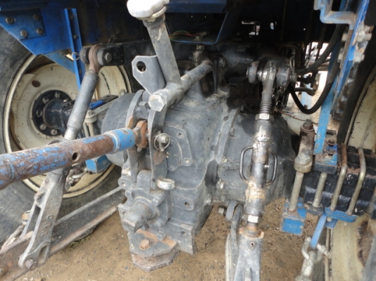 รถไถ F0RD NEWHOLLAND TS 90 กรองโต มีดดันหน้า ผาน7ของCMT