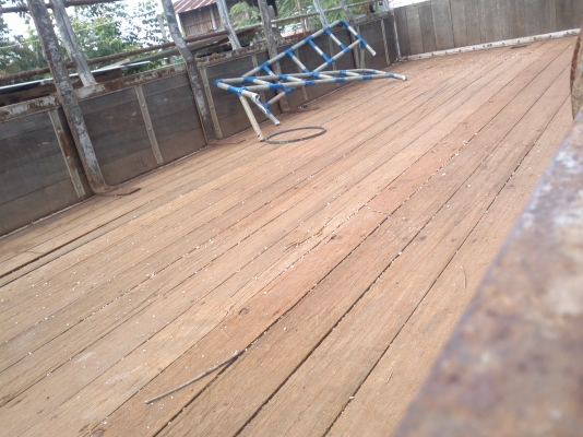 ขายกะบะพร้อมคอกเหล็ก ยาว 7.20 เมตร ถอดจาก DECA 195 ขายกะบะพร้อมคอกเหล็ก ยาว 7.20 เมตร ถอดจาก DECA 195