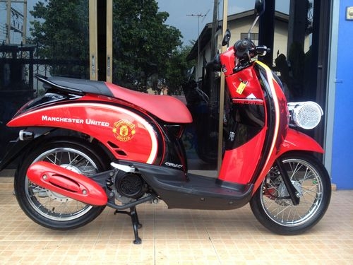 HONDA SCOOPY IลายMANCHESTER UNITEDสวยๆเดิมๆทุกจุด