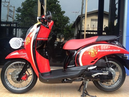 HONDA SCOOPY IลายMANCHESTER UNITEDสวยๆเดิมๆทุกจุด