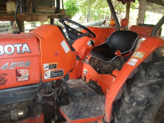 ขายด่วนรถไถคูโบต้าL4508 พร้อมอุปกรณ 3 รายการ พร้อมดันหน้า โรตารึ ผาน 6 ทุกอย่างตราช้าง รถสภาพพร้อมใช ขายด่วนรถไถคูโบต้าL4508 พร้อมอุปกรณ 3 รายการ พร้อมดันหน้า โรตารึ ผาน 6 ทุกอย่างตราช้าง รถสภาพพร้อมใช