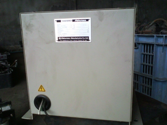 หม้อแปลงหม้อไฟจากบ้าน 220 เป็น,100 ตัวค่อนข้างใหญ่ 2KVA..หนักประมาณ 30 กก.(มี3 ตัว)