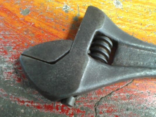 ปากกา RECORD No. 3 และ ประแจเลื่อน BAHCO 12" ปากกา RECORD No. 3 และ ประแจเลื่อน BAHCO 12"