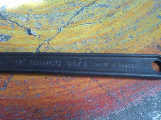 ปากกา RECORD No. 3 และ ประแจเลื่อน BAHCO 12" ปากกา RECORD No. 3 และ ประแจเลื่อน BAHCO 12"