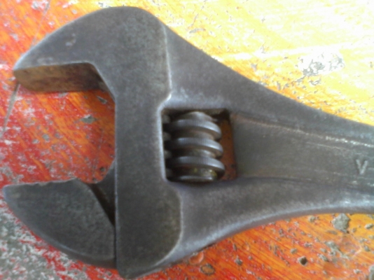 ปากกา RECORD No. 3 และ ประแจเลื่อน BAHCO 12" ปากกา RECORD No. 3 และ ประแจเลื่อน BAHCO 12"