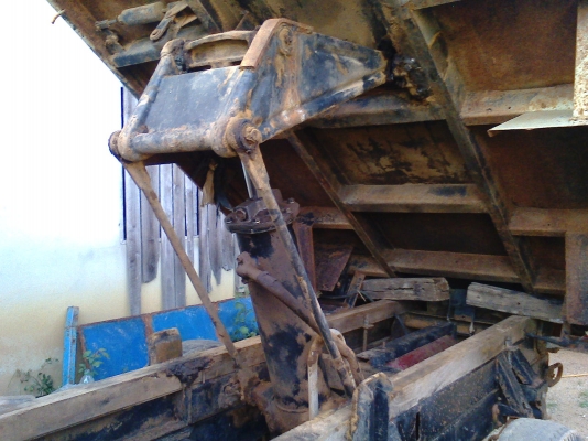 ขายยกทีมรถดั๊ม3คันมีBU101ปี40มี2คันBU61ปี38อีก1คันเป็รถห้างแท้ ขายยกทีมรถดั๊ม3คันมีBU101ปี40มี2คันBU61ปี38อีก1คันเป็รถห้างแท้