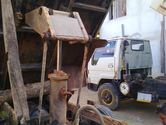 ขายยกทีมรถดั๊ม3คันมีBU101ปี40มี2คันBU61ปี38อีก1คันเป็รถห้างแท้ ขายยกทีมรถดั๊ม3คันมีBU101ปี40มี2คันBU61ปี38อีก1คันเป็รถห้างแท้