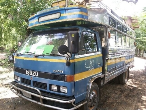 หกลัอรถเมล์ISUZU ปี35  NPR 115 แรงม้า (4BD) รถห้างแท้ๆๆ. ยังไม่เคยทำสี. 490,000