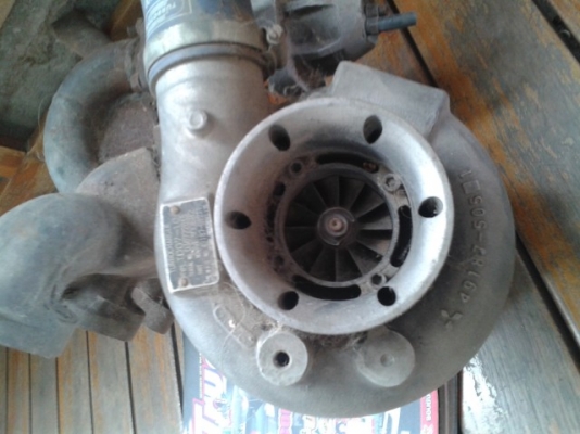 ขายเทอร์โบ TD07 มือสองสภาพดียกพร้อม เขา พร้อมแว็กเกตแยก พร้อมใส่ isuzu ขาย 17000