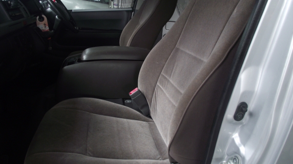 ขายเบาะรถตู้ (ญี่ปุ่น)VIP รางสไลด์ ขายเบาะรถตู้ (ญี่ปุ่น)VIP รางสไลด์