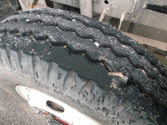 ขายด่วนรถสิบล้อหลงโบซ๊L3218เครือง6D16โบ220แรงม้า