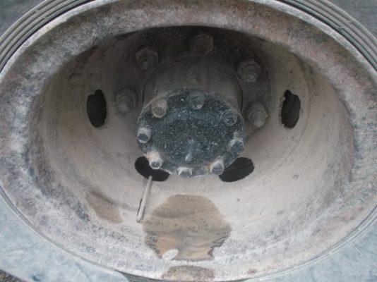 ขายด่วนรถสิบล้อหลงโบซ๊L3218เครือง6D16โบ220แรงม้า