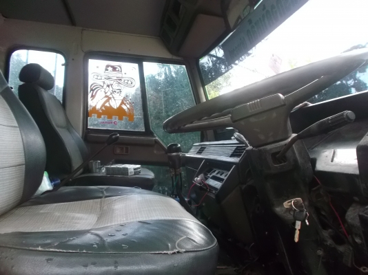 ขายด่วนรถสิบล้อหลงโบซ๊L3218เครือง6D16โบ220แรงม้า