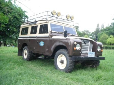 Land Rover Sr.3 เดิม ๆ สภาพสวยกริบ โฟร์วีล ทะเบียนพร้อม Land Rover Sr.3 เดิม ๆ สภาพสวยกริบ โฟร์วีล ทะเบียนพร้อม