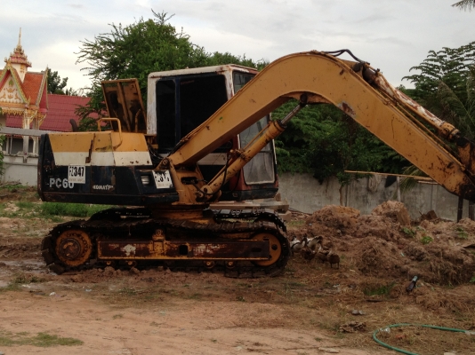 komatsu pc 60-6 450000 บาท