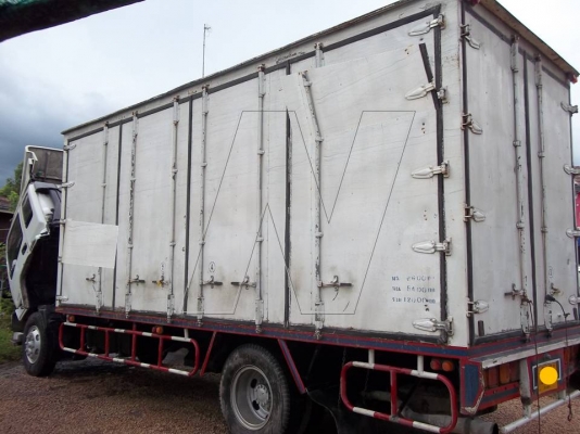 ขาย 6 ล้อใหญ่ FTR อีซุ DECA 195 แรง / ปี 2548 / ตู้แห้ง 10 บาน ( สภาพพร้อมใช้ )