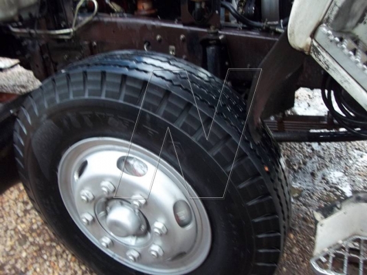 ขาย 6 ล้อใหญ่ FTR อีซุ DECA 195 แรง / ปี 2548 / ตู้แห้ง 10 บาน ( สภาพพร้อมใช้ )