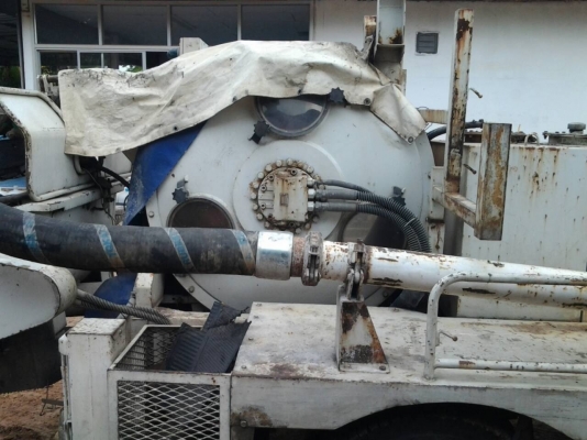 รถปั้มปูน