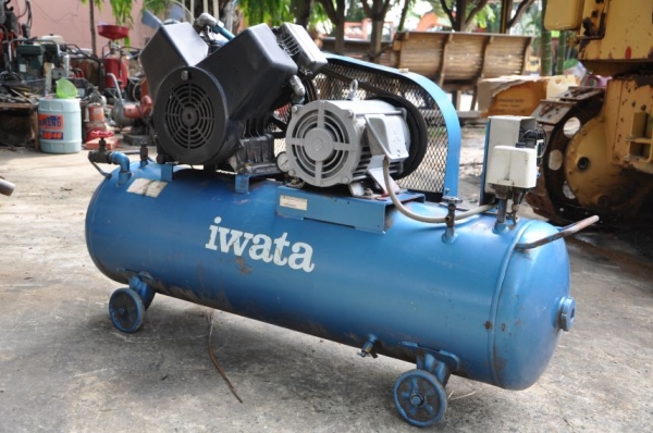 ขายปั้มลม IWATA สภาพสวยเดิมจากญี่ปุ่นยังไม่เคยใช้ในไทย 18,000 เท่านั้น!!