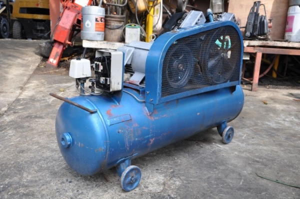 ขายปั้มลม IWATA สภาพสวยเดิมจากญี่ปุ่นยังไม่เคยใช้ในไทย 18,000 เท่านั้น!!