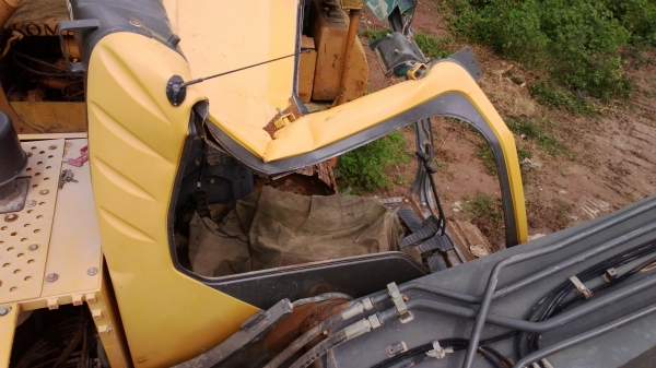 (ลองเสนอราคา...)รถขุดVOLVO EC210B ใหม่ป้ายแดง..หินตกใส่....