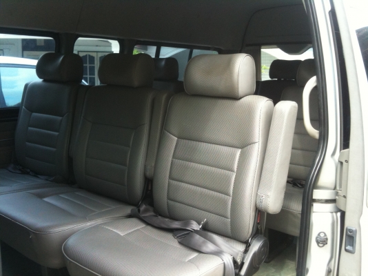 ขายดาวน์รถตู้ Toyota commuter D4D