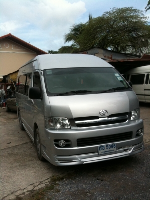 ขายดาวน์รถตู้ Toyota commuter D4D