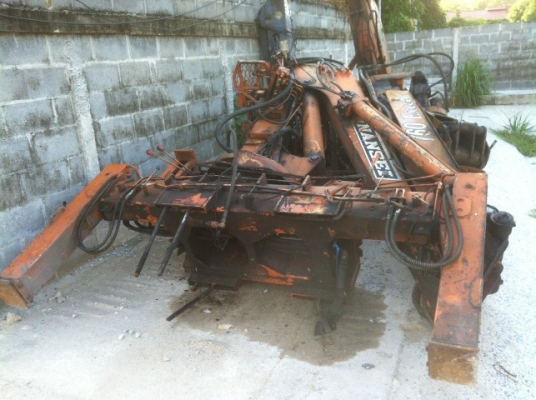 เฮี๊ยบ5ตัน คีบไม้ ปากคีบหมุนได้