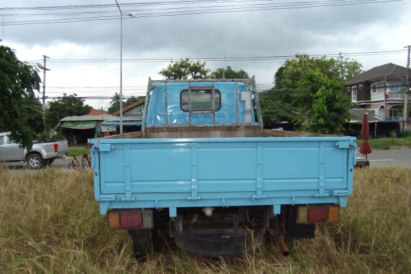 ขายรถ 4 ลัอรถห้างแท้สภาพพร้อมใช้งาน