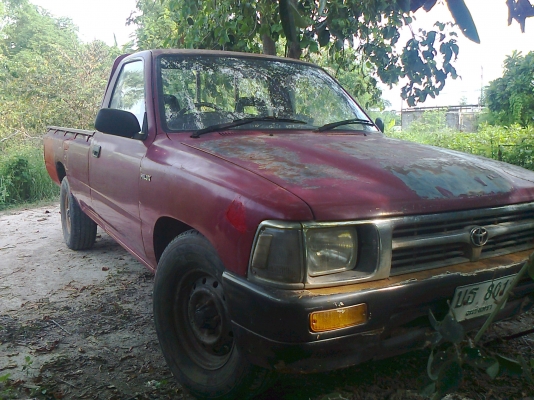 ลองขายดูเผื่อมีคนเอาไปทำสีอย่างเดียวไมตี้เอ็กปี94/2537 รถขี่ดีวิ่งดีช่วงล่างยังใช้ได้อีกนานสีแตกร่อนแต่แทบจะไม่ ผุ ไม่ บุบ คัสซีสวยแห้งๆ ตามรูปโดยรวมทรงยังสวยทำสีอย่างเดียวจบครับ