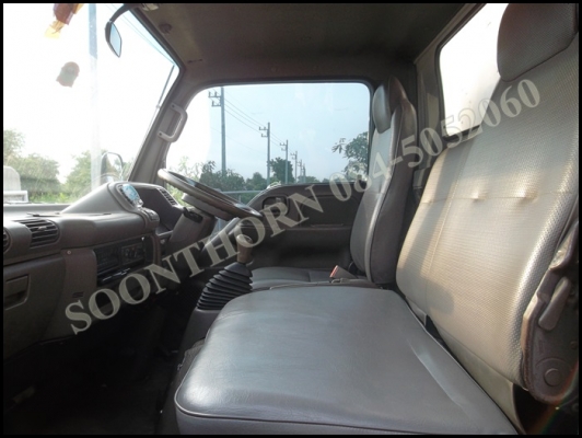 ขายด่วน รถบรรทุก 6 ล้อ ISUZU NKR 135 แรง รถห้างแท้ ปึ44 ตู้ 3 บานพร้อมเครื่องทำความเย็น รถสวยพร้อมใช้งาน ราคาสุดคุ้ม