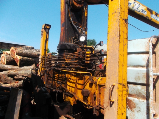 ขายด่วนรถสิบล้อ1เพลาอีชูชูจําโบ้วางเครือง235แรงม้า