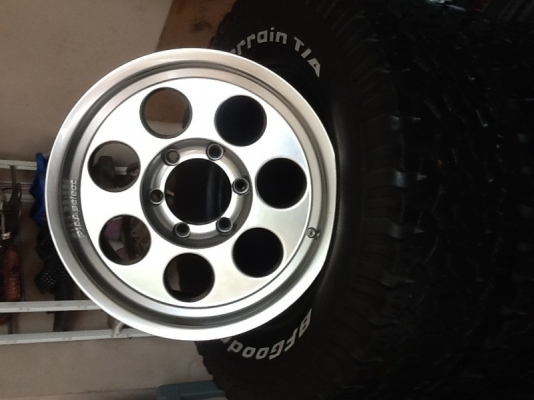 ขายล้อ  Piaa   8 x 16 ......สวยๆ เชิญครับ