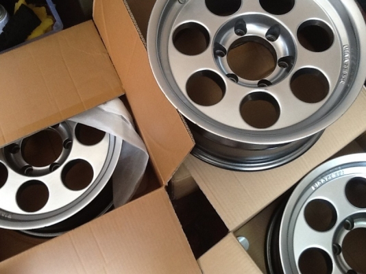 ขายล้อ  Piaa   8 x 16 ......สวยๆ เชิญครับ