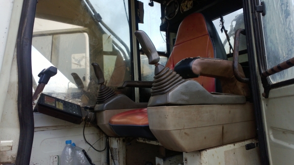 PC200-5 ตัวเดินจีบ คอนโทนสั้น แอร์ ไฟฟ้าครบ S/N57960 เล่มทะเบียน PC200-5 ตัวเดินจีบ คอนโทนสั้น แอร์ ไฟฟ้าครบ S/N57960 เล่มทะเบียน