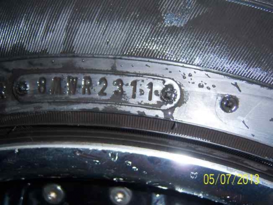 ขายแม็กขอบ 17  พร้อมยาง 225 50 R17  ปี 11