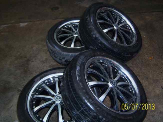 ขายแม็กขอบ 17  พร้อมยาง 225 50 R17  ปี 11