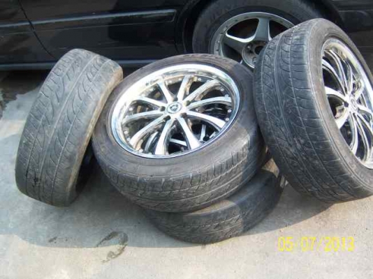 ขายแม็กขอบ 17  พร้อมยาง 225 50 R17  ปี 11