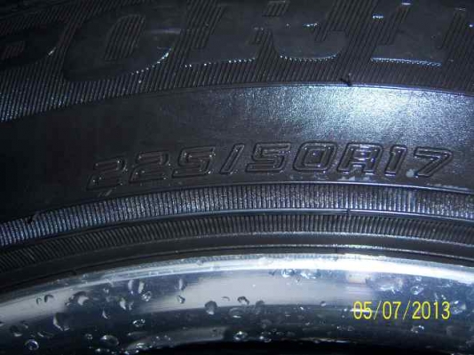 ขายแม็กขอบ 17  พร้อมยาง 225 50 R17  ปี 11