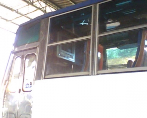 ขายรถบัสพัดลม12เมตรนิสสันทั้งชุดคัสซ๊8นิ้ว575000บาท มีให้เลือก 5คันครับ