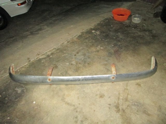 ขายกันชนหน้า งานมือสอง ดัสสัน 521 เปิดเบาๆ ที่ 1800 บาท