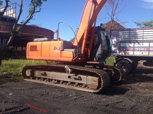ขายด่วน!! HITACHI ZX210 บูมยาว สภาพสวยค่ะ ขายด่วน!! HITACHI ZX210 บูมยาว สภาพสวยค่ะ