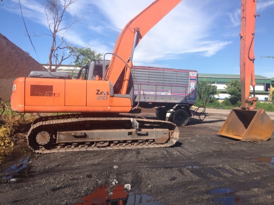 ขายด่วน!! HITACHI ZX210 บูมยาว สภาพสวยค่ะ ขายด่วน!! HITACHI ZX210 บูมยาว สภาพสวยค่ะ