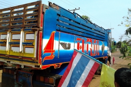 ขาย 10ล้อ2เพลาดั๊ม ISUZU DECA 270 EURO l (ยูโรวัน) ปี46 FXZ23NZPFT  กระดั๊มมิเนียม ลายสวยจัด พื้นดีไม่ผุ เครื่องเดิม เกียร์เดิม แห้งดี แรงไม่ตก ไม่หลวม ช่วงล่างสวยคัสซีดี ยางสวย10เส้น แอร์ พร้อม ภายในสวย คอนโซลครบ สะอาด หัวบางไม่ผุ ยางดี10เส้น ระบบลากพ่วง