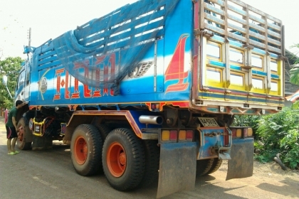 ขาย 10ล้อ2เพลาดั๊ม ISUZU DECA 270 EURO l (ยูโรวัน) ปี46 FXZ23NZPFT  กระดั๊มมิเนียม ลายสวยจัด พื้นดีไม่ผุ เครื่องเดิม เกียร์เดิม แห้งดี แรงไม่ตก ไม่หลวม ช่วงล่างสวยคัสซีดี ยางสวย10เส้น แอร์ พร้อม ภายในสวย คอนโซลครบ สะอาด หัวบางไม่ผุ ยางดี10เส้น ระบบลากพ่วง