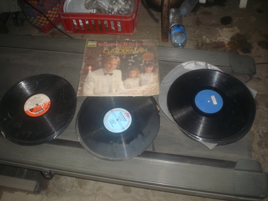 มีเยอะครับคุ้มสุดคุ้มครับ**ใช้ได้**หรือ**ใช้ไม่ได้**ขายตามสภาพ  แผ่นเสียง**เหมามา**