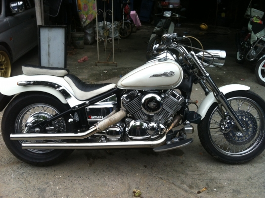 ขายYamaha dragstar 400 สีขาวสภาพสวย ทะเบียนพร้อม