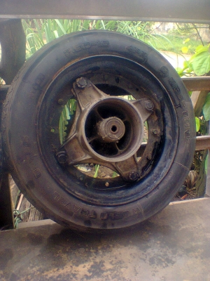 ล้อเดิมชาลีแท้ขอบ10พร้อมยาง ล้อเดิมชาลีแท้ขอบ10พร้อมยาง
