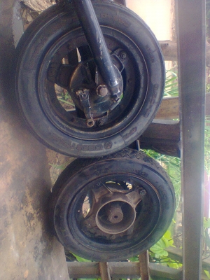 ล้อเดิมชาลีแท้ขอบ10พร้อมยาง ล้อเดิมชาลีแท้ขอบ10พร้อมยาง